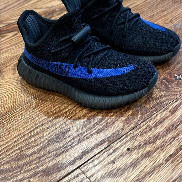Toddler Yeezy - Picture 3 of 3
